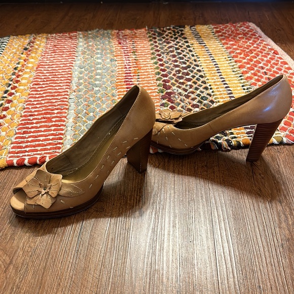 Seychelles Nude colored Leather USA size 10 heels - Picture 3 of 5